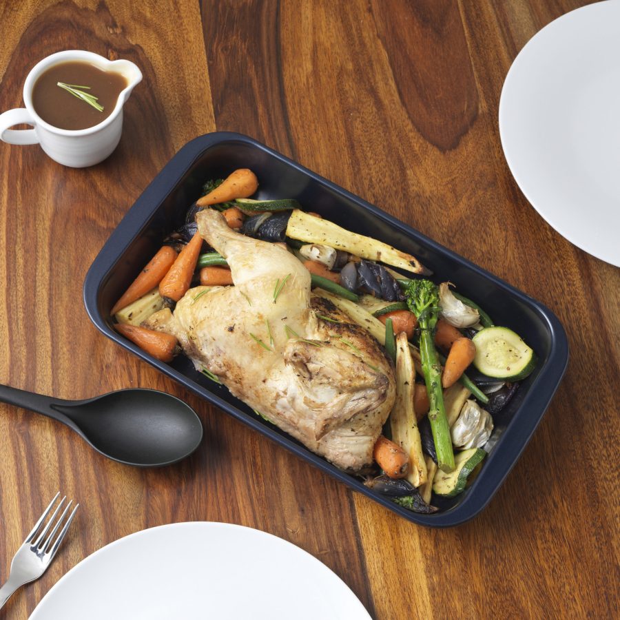 Russell Hobbs Glass Navy Gravy Roasting Dish 34cm - Image 3