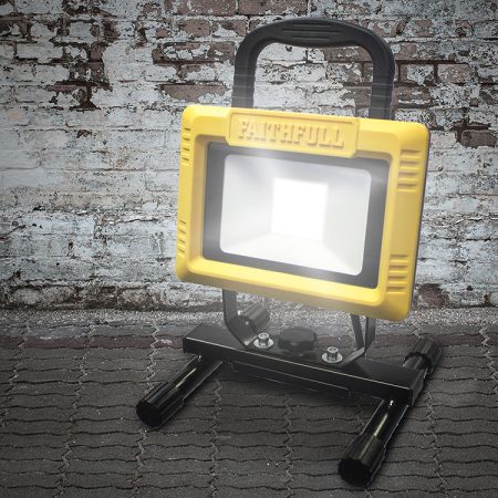 Faithfull 240V 20W Site Light With Tripod - Image 2