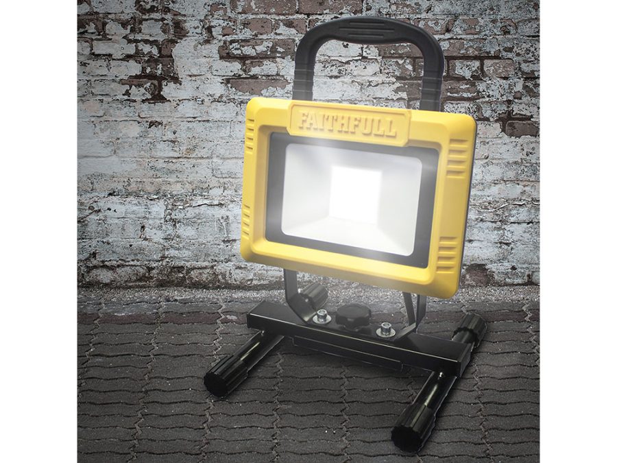 Faithfull 240V 20W Site Light With Tripod - Image 2