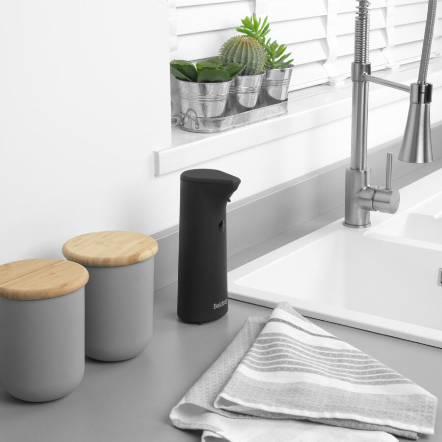Beldray Automatic Soap Dispenser in Matte Black - Image 3